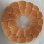 MB-Bread Roll Wreath 28pk - FROZEN